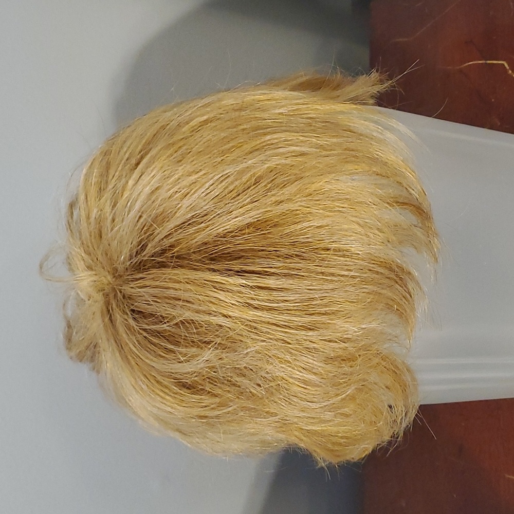 Blonde short wig Eurpoean Naturals by Thomas Charles